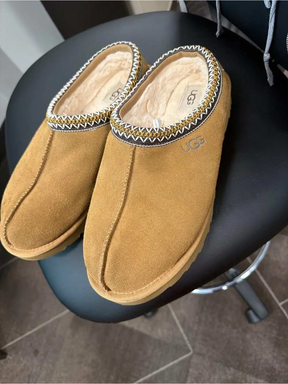 UGG classic slip